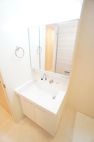 洗面設備　※同物件・同タイプの写真です。