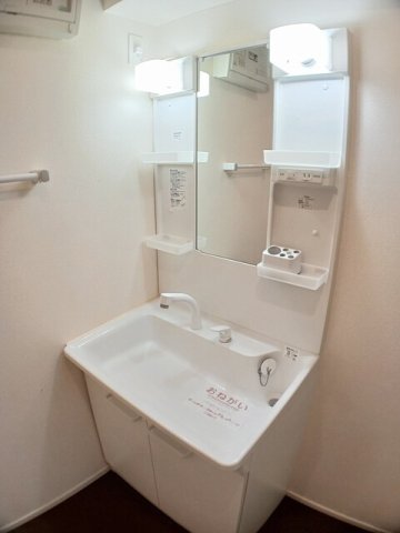 洗面設備　脱衣スペースもあります