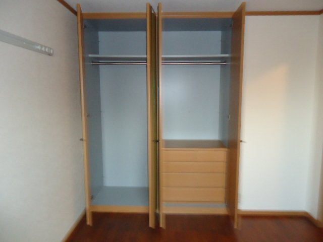 収納　洋室収納