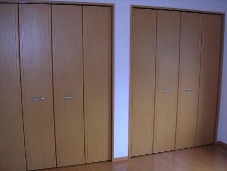 収納　お写真は同タイプのモデルです。