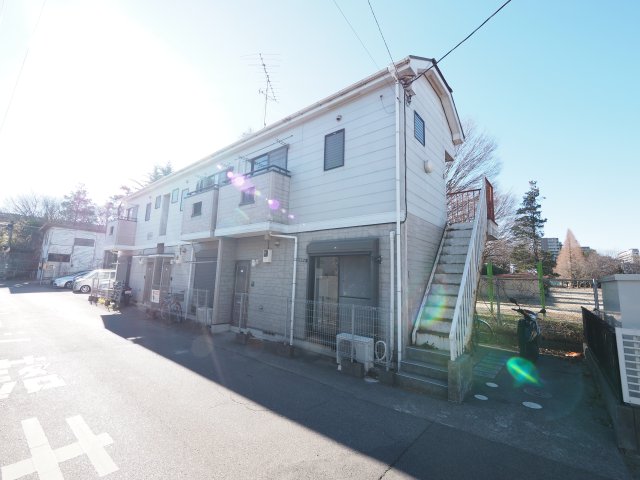 建物外観　住宅街に立地し住環境良好♪