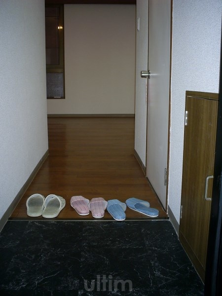 玄関　別室の画像です、ご参考までに