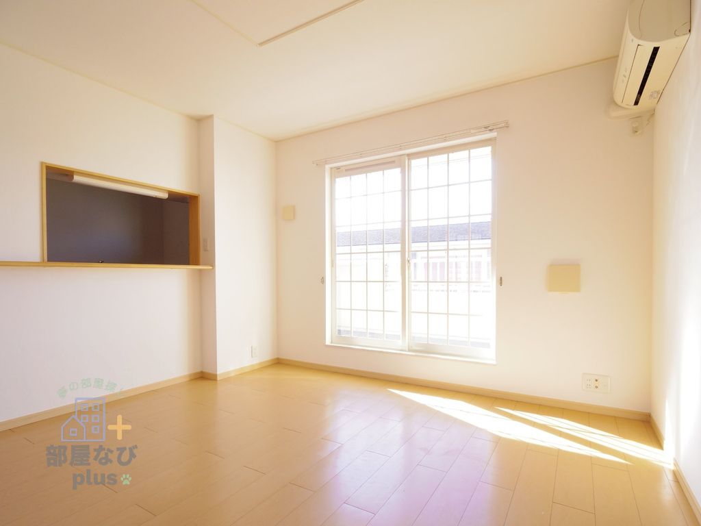 居室・リビング　※他号室写真です