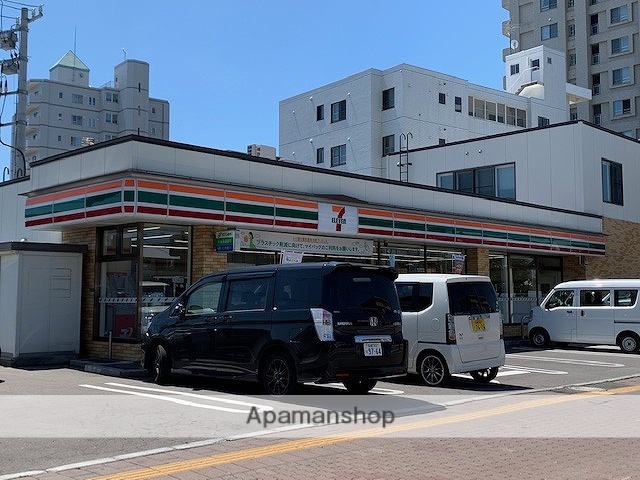 コンビニ　セブンイレブン（コンビニ）まで338m