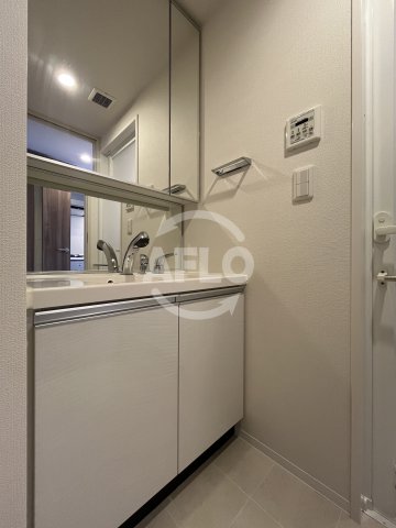 洗面設備　コンフォリア江坂　洗面台