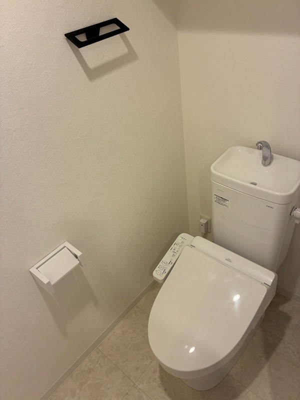 トイレ　※同施工会社別物件、参考写真