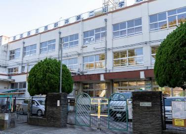 小学校　足立区立西新井第二小学校（小学校）まで650m