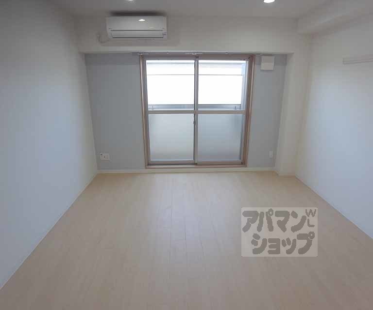 居室・リビング　洋室９帖あります。