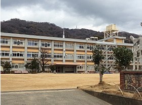 小学校　神戸市立本山第一小学校（小学校）まで1100m