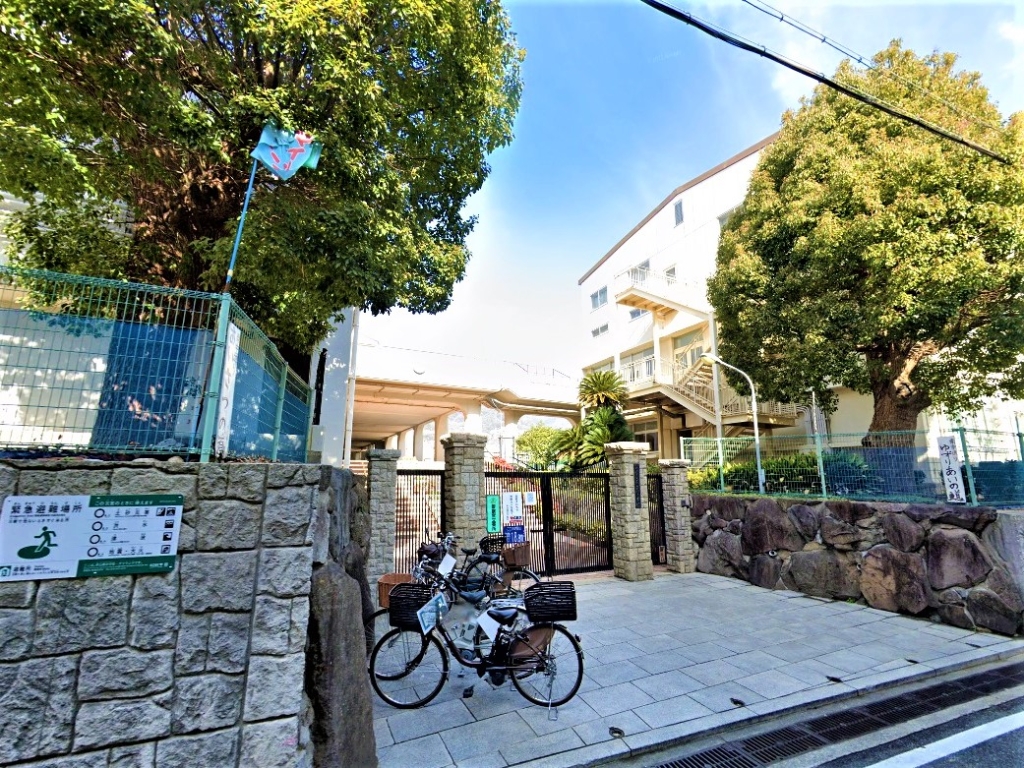 中学校　神戸市立本山南中学校（中学校）まで510m