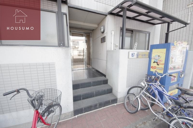 エントランス　ゆとりのあるエントランスです