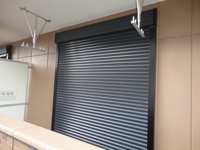 バルコニー　防犯シャッター