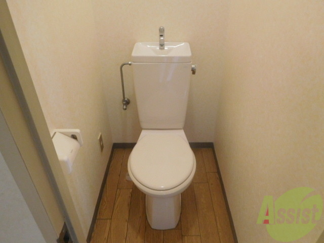 トイレ　真っ白でとっても綺麗なトイレです。