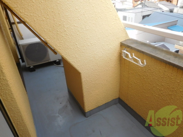 バルコニー　ゆったりバルコニ０ー明るいですよ