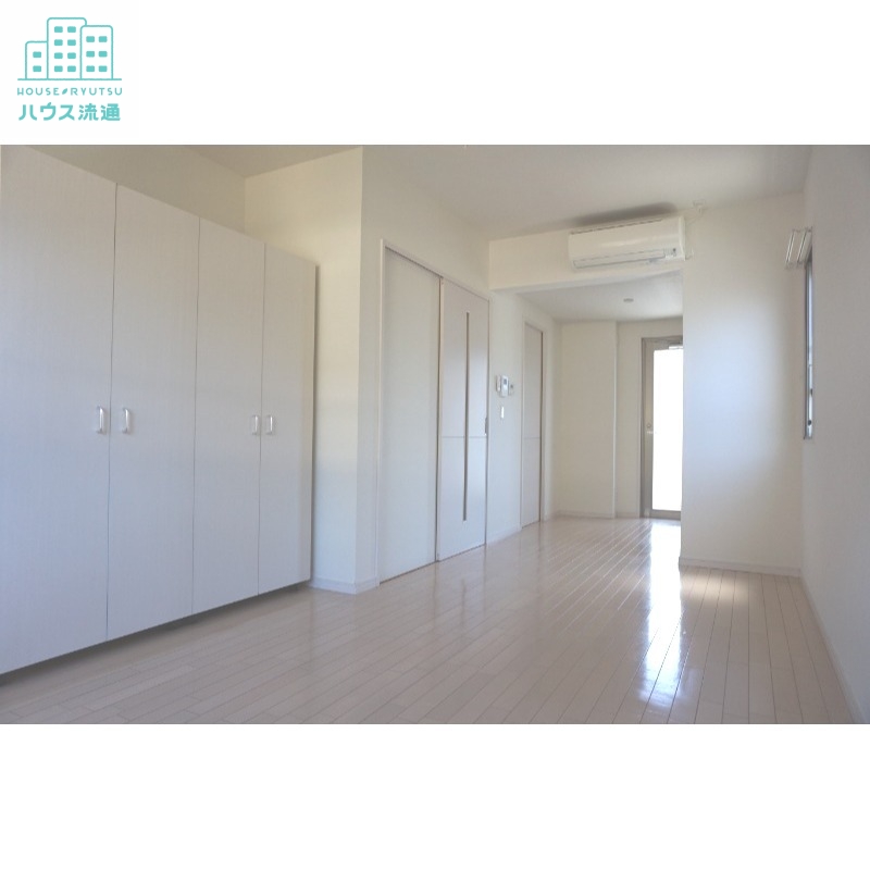 居室・リビング　※別号室の写真です