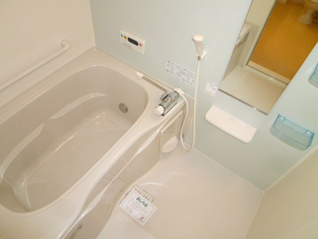 バス・シャワールーム　１０３号室の参考写真です。