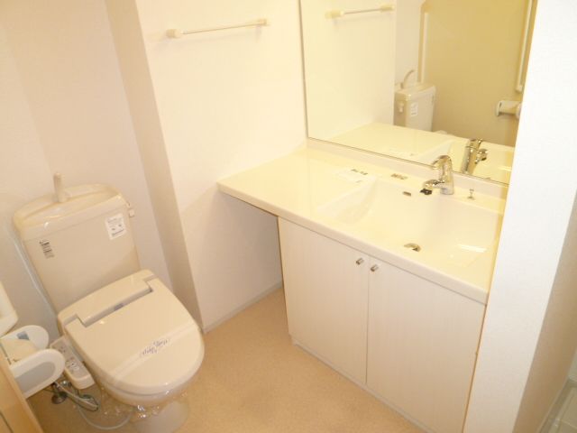 トイレ　１０３号室の参考写真です。