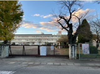 小学校　南小学校（小学校）まで2070m
