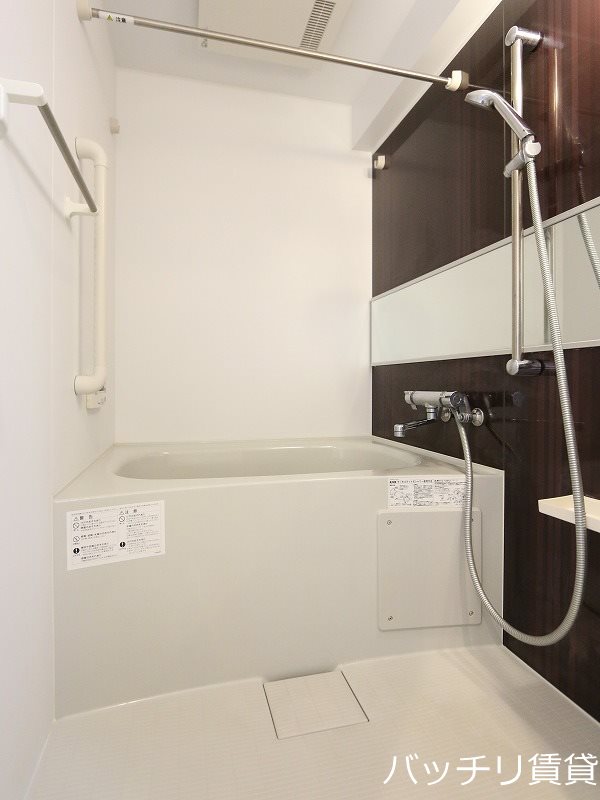 バス・シャワールーム　※同型タイプの為現状優先