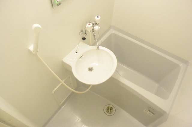 バス・シャワールーム　一日の疲れを癒せます!!