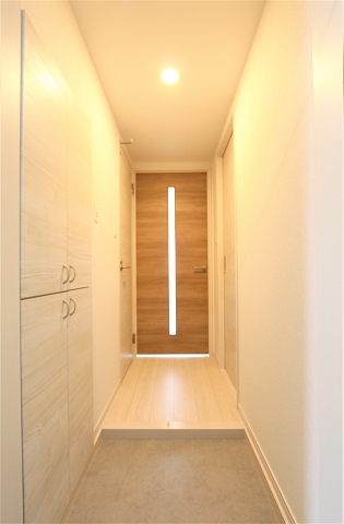 玄関　広い玄関スペースですね