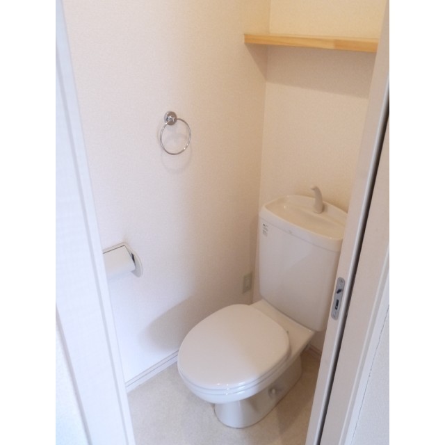 トイレ　落ち着いたトイレです