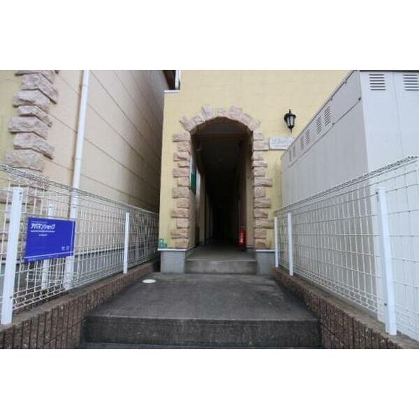 エントランス　建物の内部です