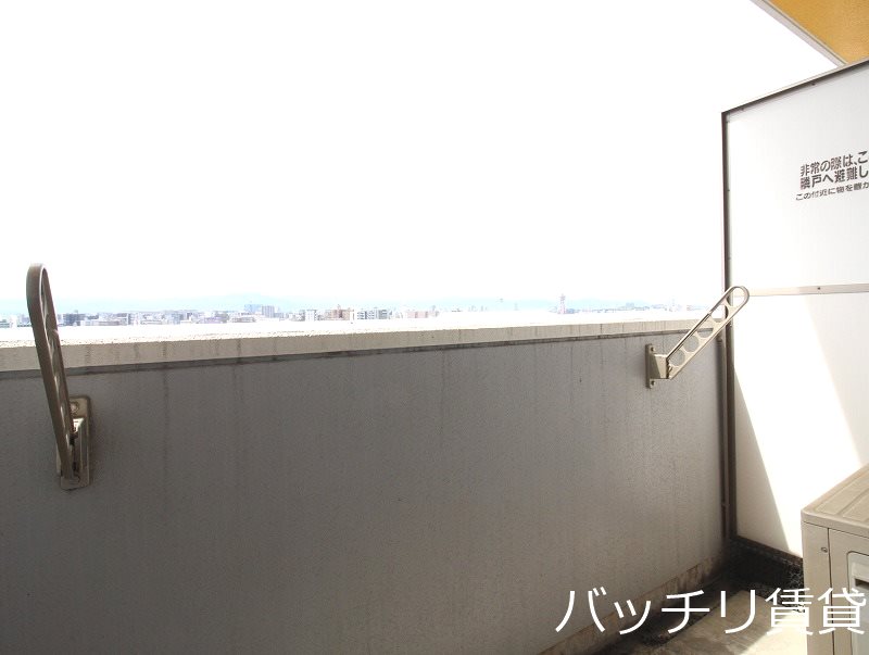 バルコニー　別部屋の為現状を優先致します。