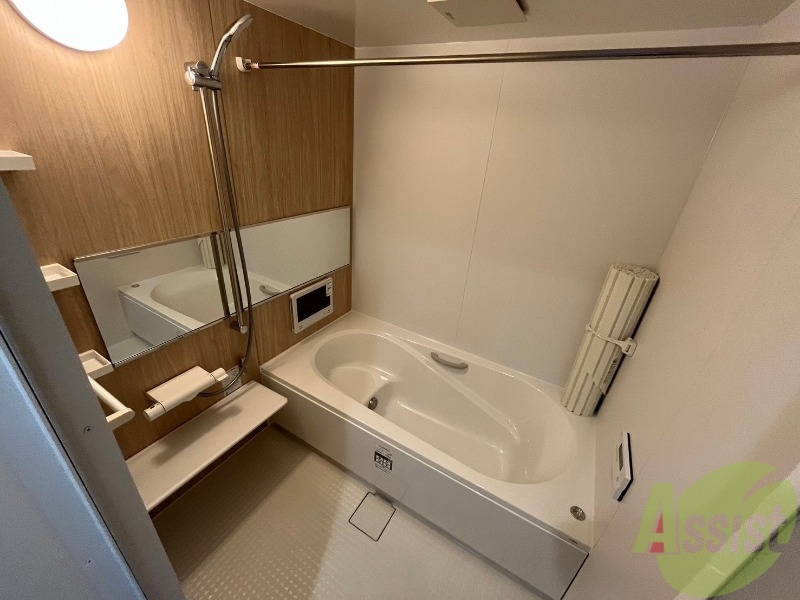 バス・シャワールーム　お風呂になります。一日の疲れを癒してくださいね。