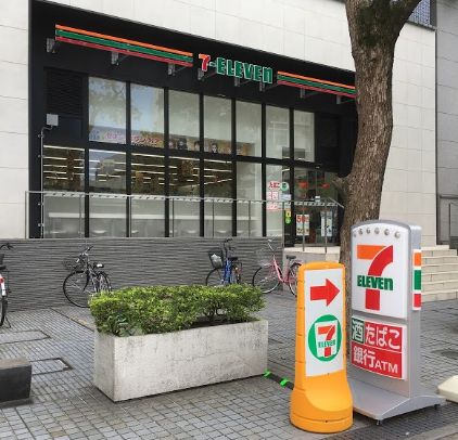 コンビニ　セブンイレブン都立墨東病院東店（コンビニ）まで141m