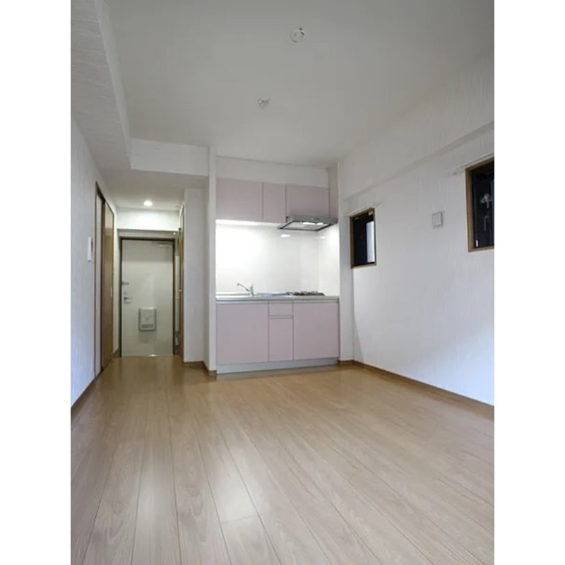 居室・リビング　広々としたリビングですね。