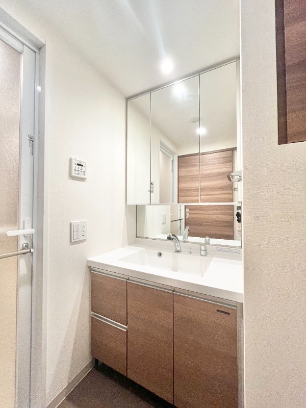 洗面設備　★以下別間取り参考写真です★