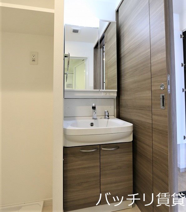洗面設備　※室内写真等は別号数の為、現状優先となります。