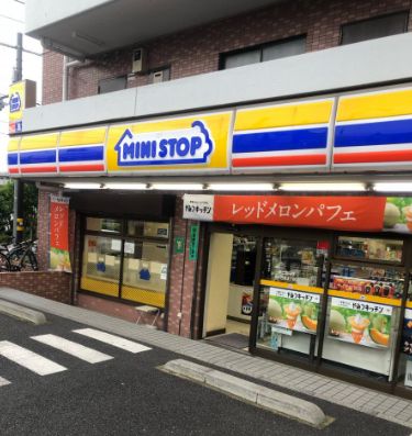 コンビニ　ミニストップ高井戸東3丁目店（コンビニ）まで112m