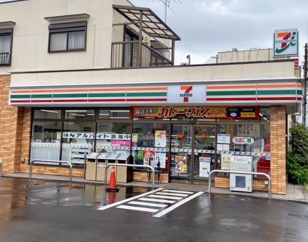 コンビニ　セブンイレブン杉並高井戸東4丁目店（コンビニ）まで289m