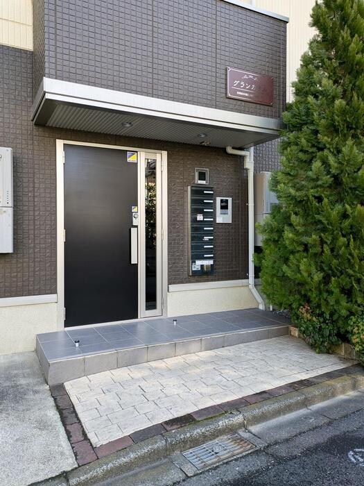 エントランス　エントランスは防犯面に配慮したオートロック付で安心です