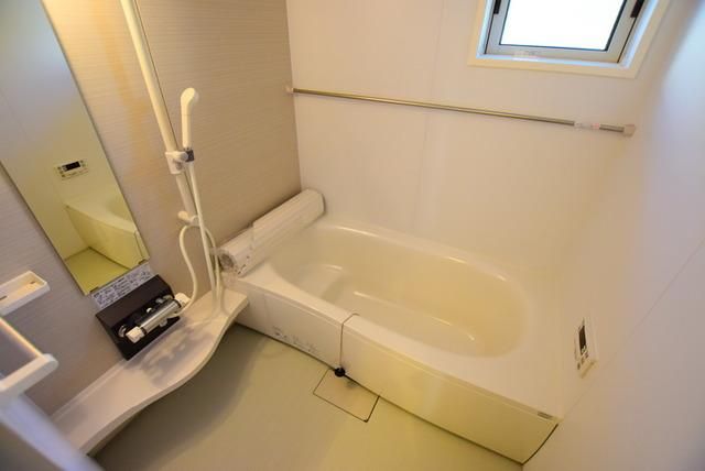 バス・シャワールーム　★★広々とした一坪バス★★
