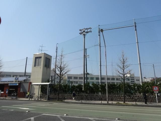 中学校　★★港南中学校（中学校）まで926m