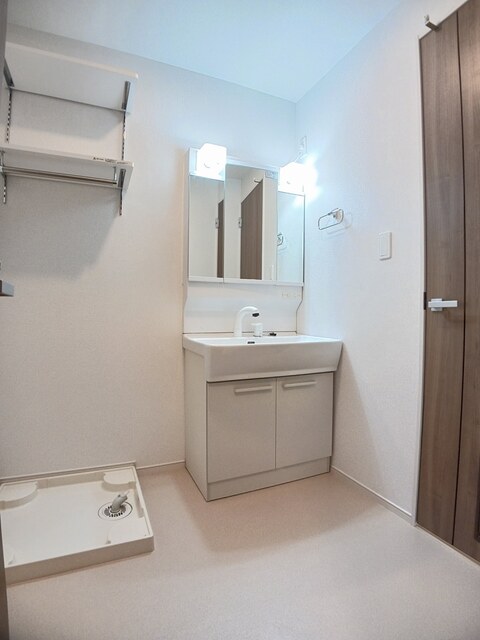 洗面設備　スペースが確保できる洗面所です