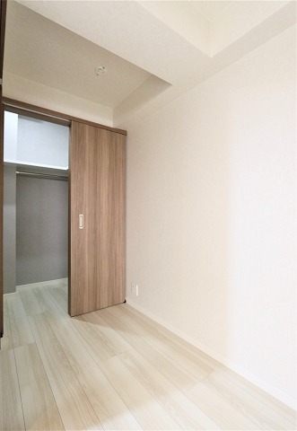 収納　かさばりやすいお洋服もたっぷり収納可能です