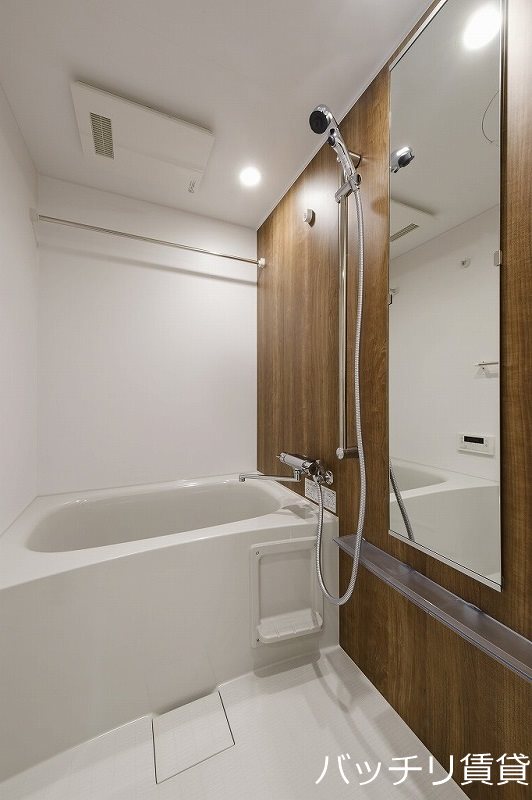 バス・シャワールーム　別号室写真の為現況を優先致します。