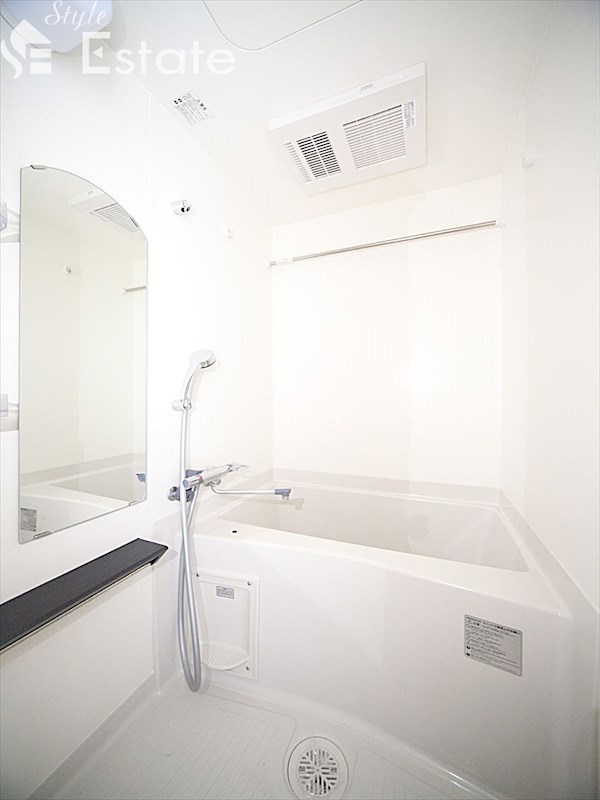 バス・シャワールーム　バスルーム