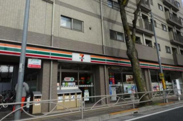 コンビニ　セブンイレブン国領店（コンビニ）まで214m