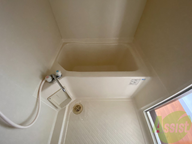 バス・シャワールーム　疲れた日は肩まで浸かってリラックスしてください。