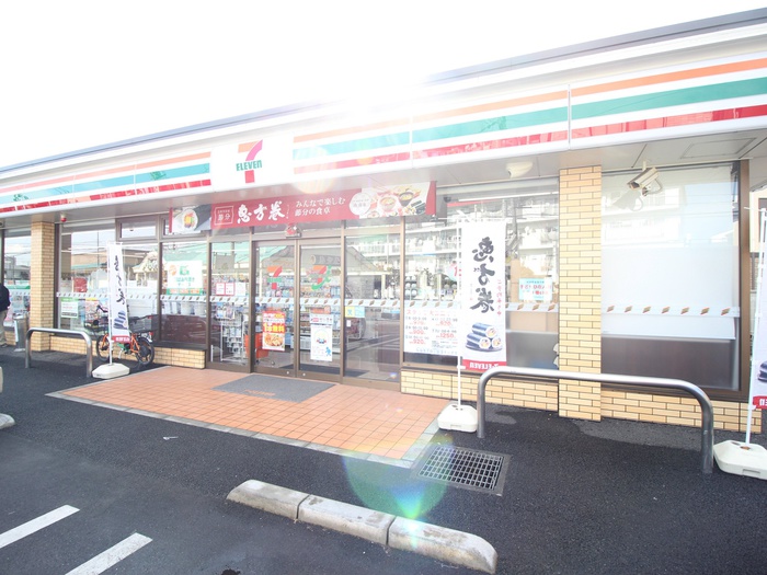 コンビニ　セブンイレブン木崎2丁目（コンビニ）まで300m