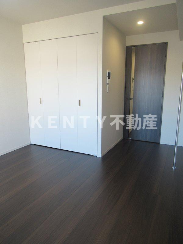 その他部屋・スペース　広くて明るい寝室