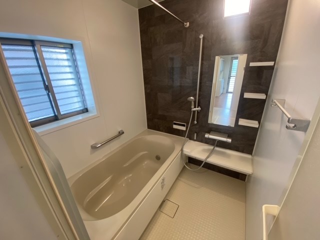 バス・シャワールーム　経済的な追い焚きバス