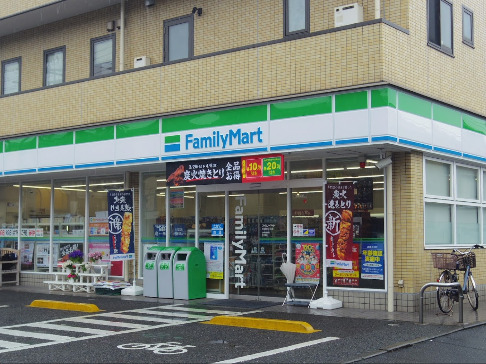 コンビニ　ファミリーマート 六浦四丁目店（コンビニ）まで507m