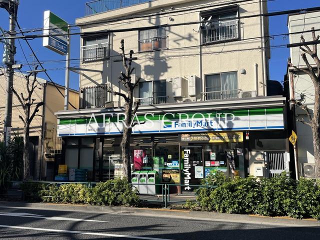 コンビニ　ファミリーマート梅里二丁目店（コンビニ）まで215m