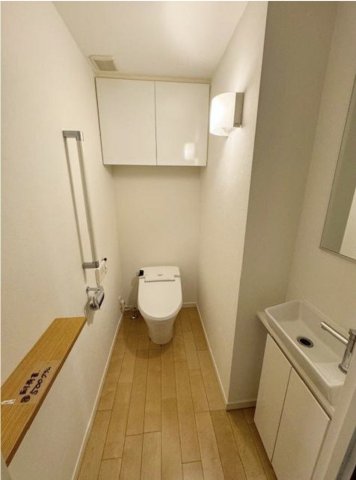 トイレ　写真は同タイプ住居です。